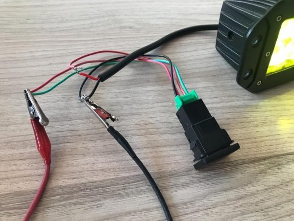 BOTÓN INTERRUPTOR PARA LUCES LED 34X24MM - Imagen 2